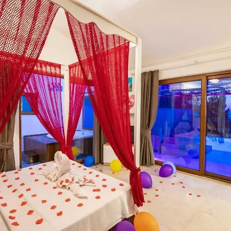 Villa Sleek With Pool Backyard Jacuzzi In Kas