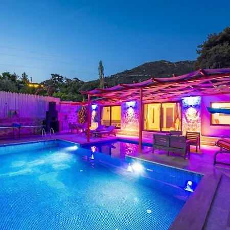 Sleek With Pool Backyard Jacuzzi In Kas *